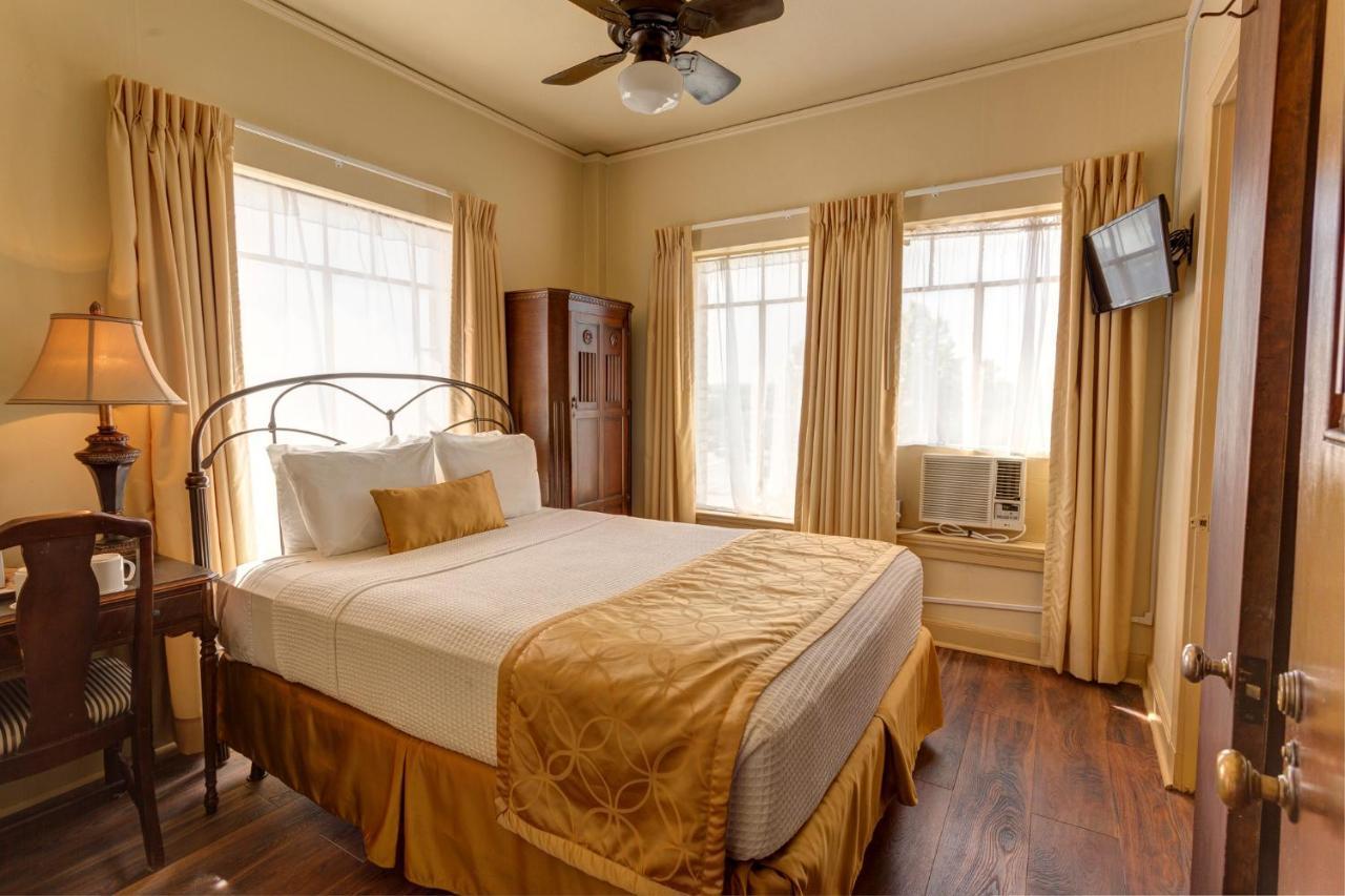 The Faust Hotel New Braunfels Exterior photo