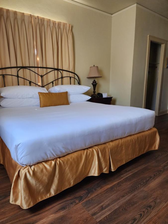 The Faust Hotel New Braunfels Exterior photo